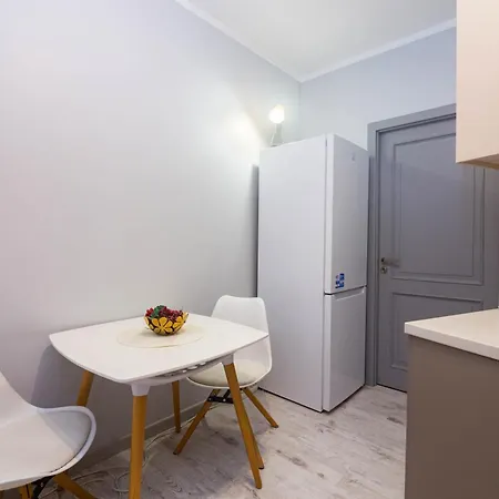Modern In Center Apartment